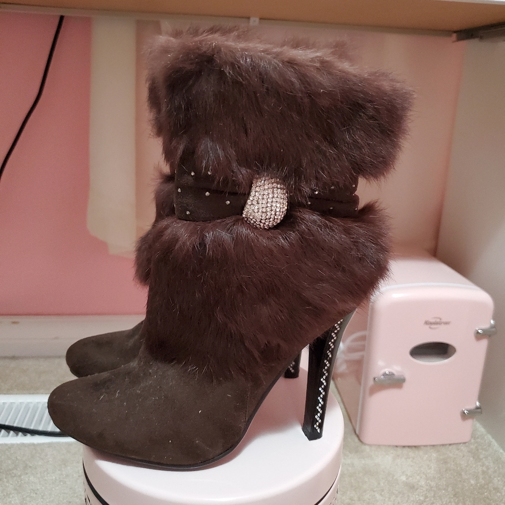 High heel boots